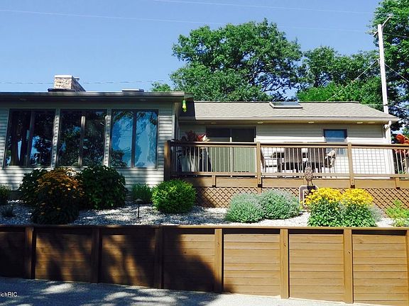 2nd image of 9810 Doyle Dr