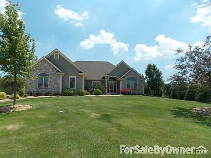 Conservancy- New Berlin
						:
						Landscaped front gardens.