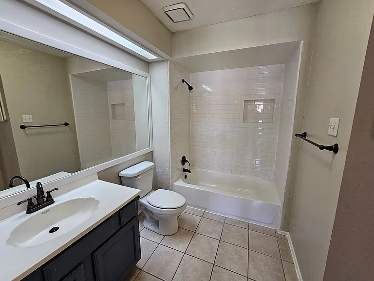 202 Samuel Blvd #3C — Photo 23