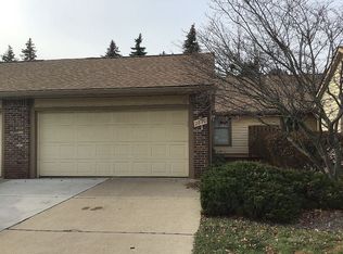 2870 Lakewood Dr, Trenton, MI 48183