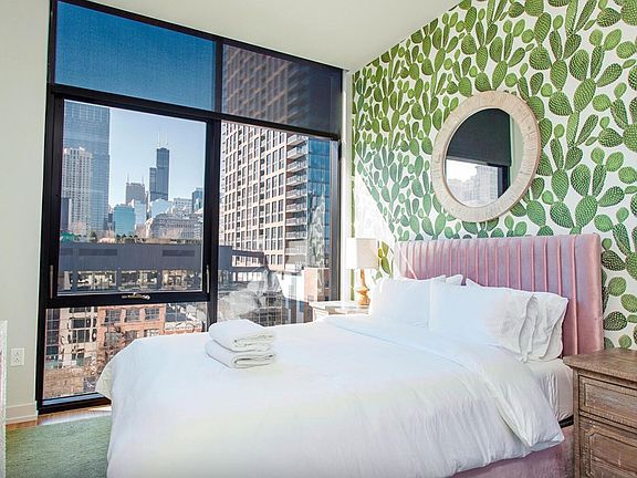 3rd image of 158 W Huron St #1/1