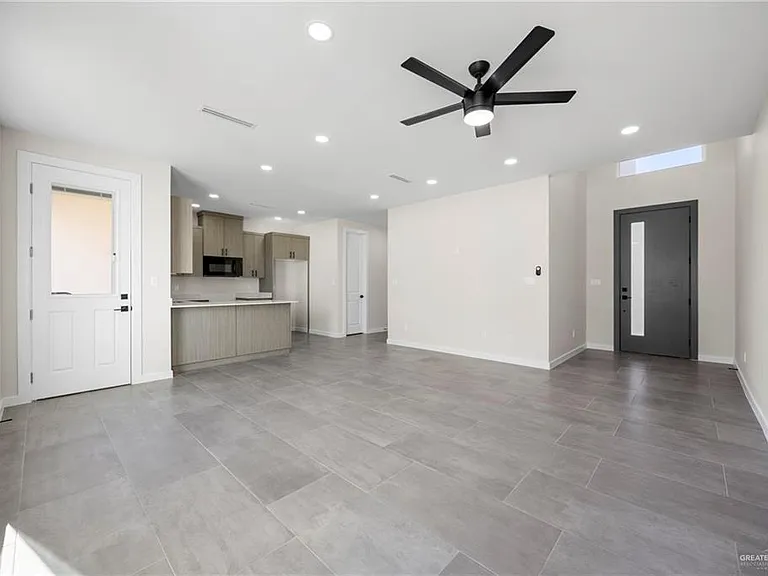2203 Dorado Dr — Photo 3