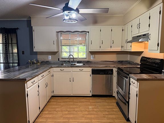2nd image of 209 Emerald Dr