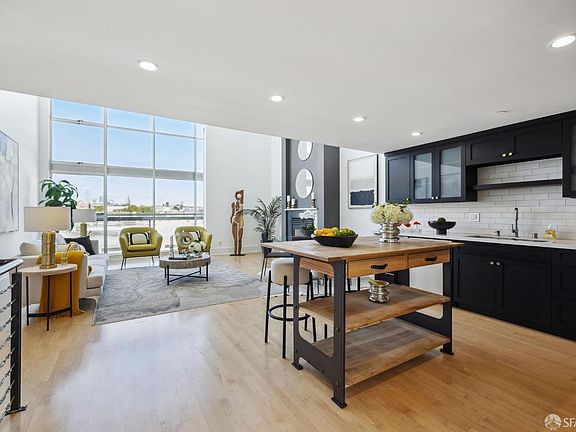 4th image of 1011 23rd St APT 18