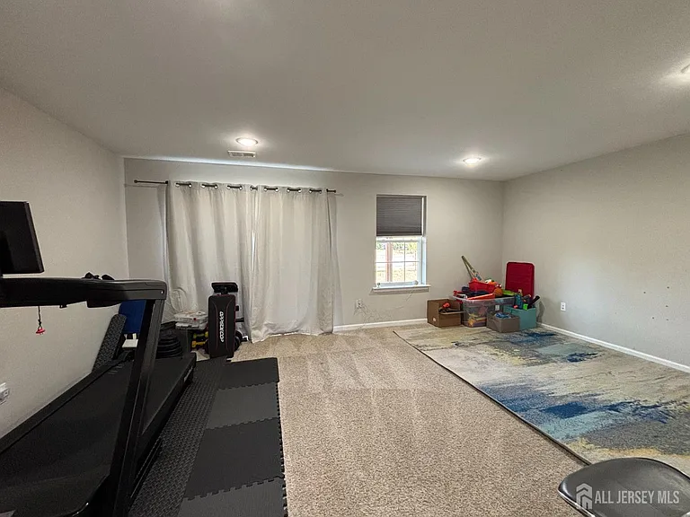 1106 Hights Farm Rd N — Photo 4