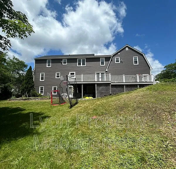 212 Tiffany St — Photo 29