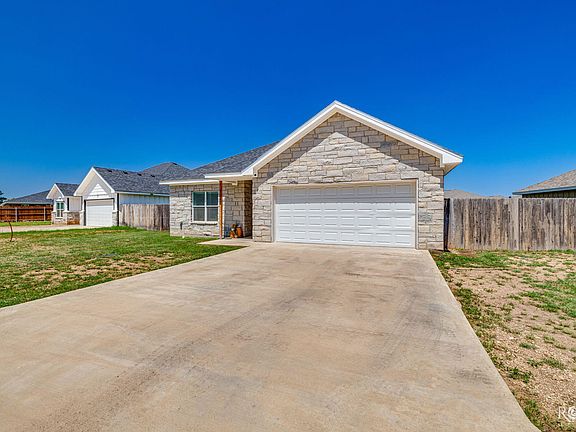 3rd image of 1018 Gregory Dr