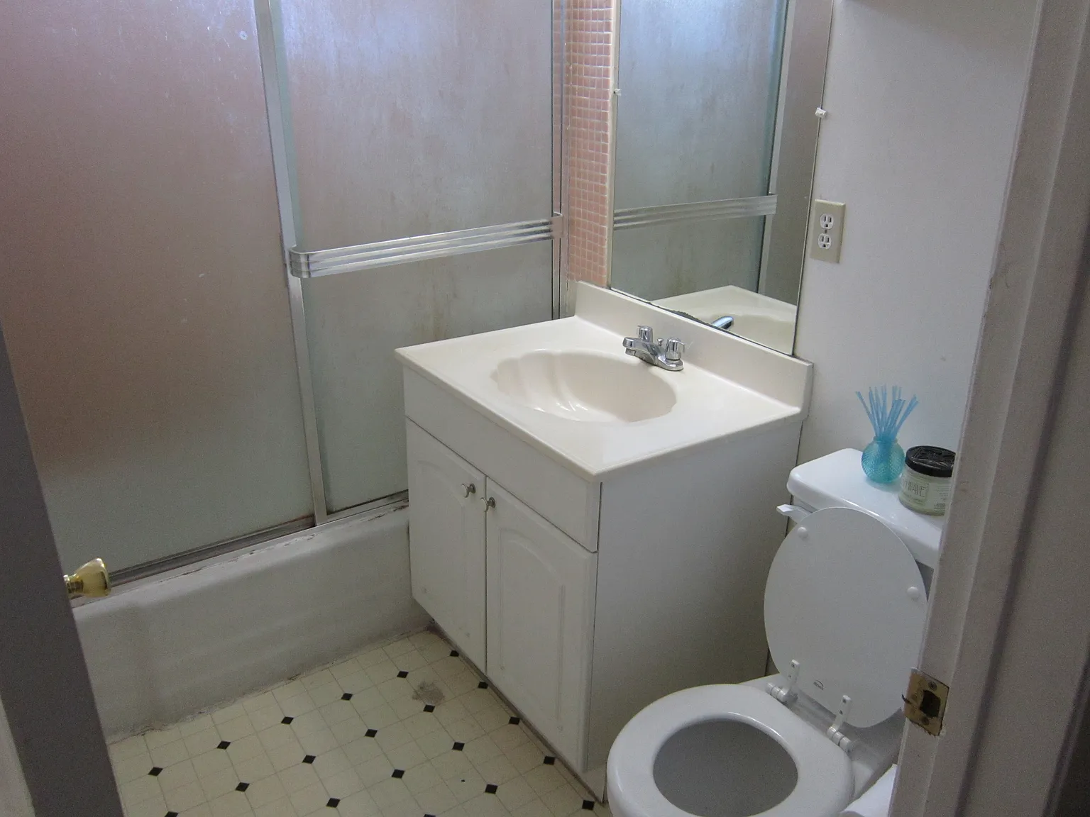 2 bed, 1.5 bath, 780 sqft, $2,550 — Photo 3