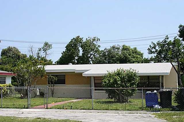 1st image of 410 NE 175th St