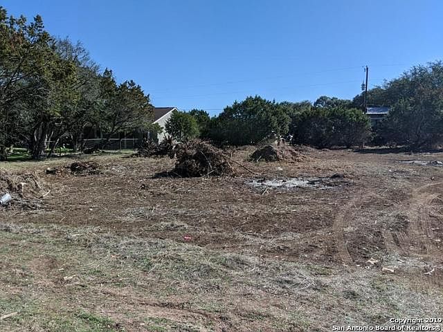 1st image of 484 Burr Oak Ln