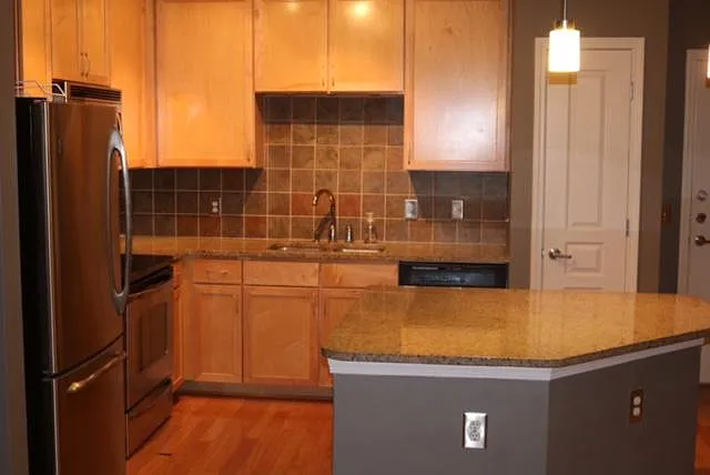 2 bed, 1100 sqft, $2,600 — Photo 1