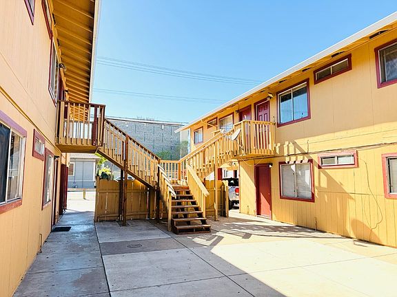3rd image of Soledad St