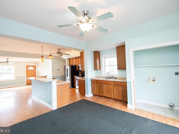 5th image of 1210 Stone Boundary Rd