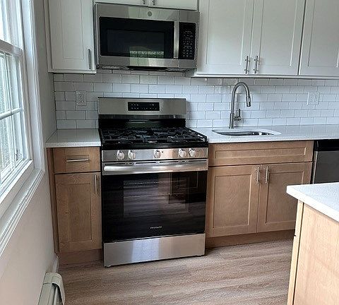 2nd image of 460 Old Town Rd #18I