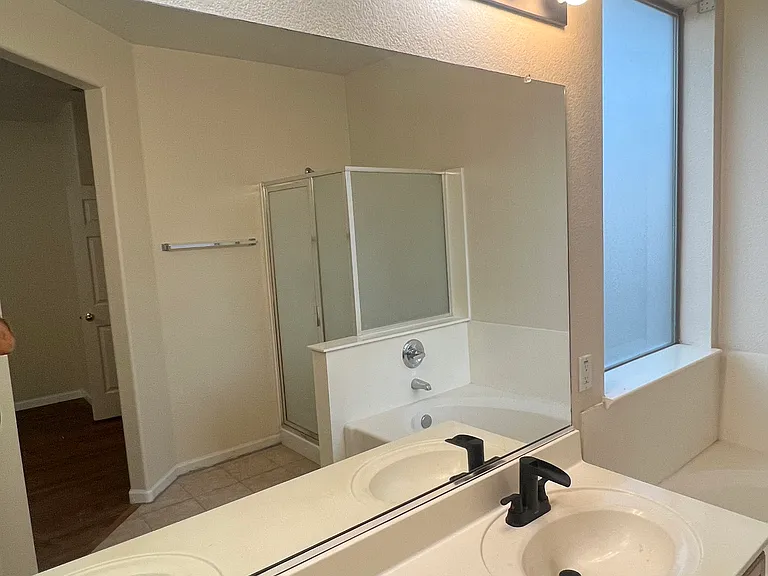 6605 W Lawrence Ln — Photo 2