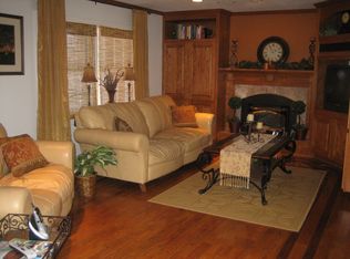 7111 Pine Birr Ln, Sylvania, OH 43560