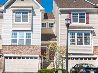 1808 Hawthorn Way, New Windsor, NY 12553