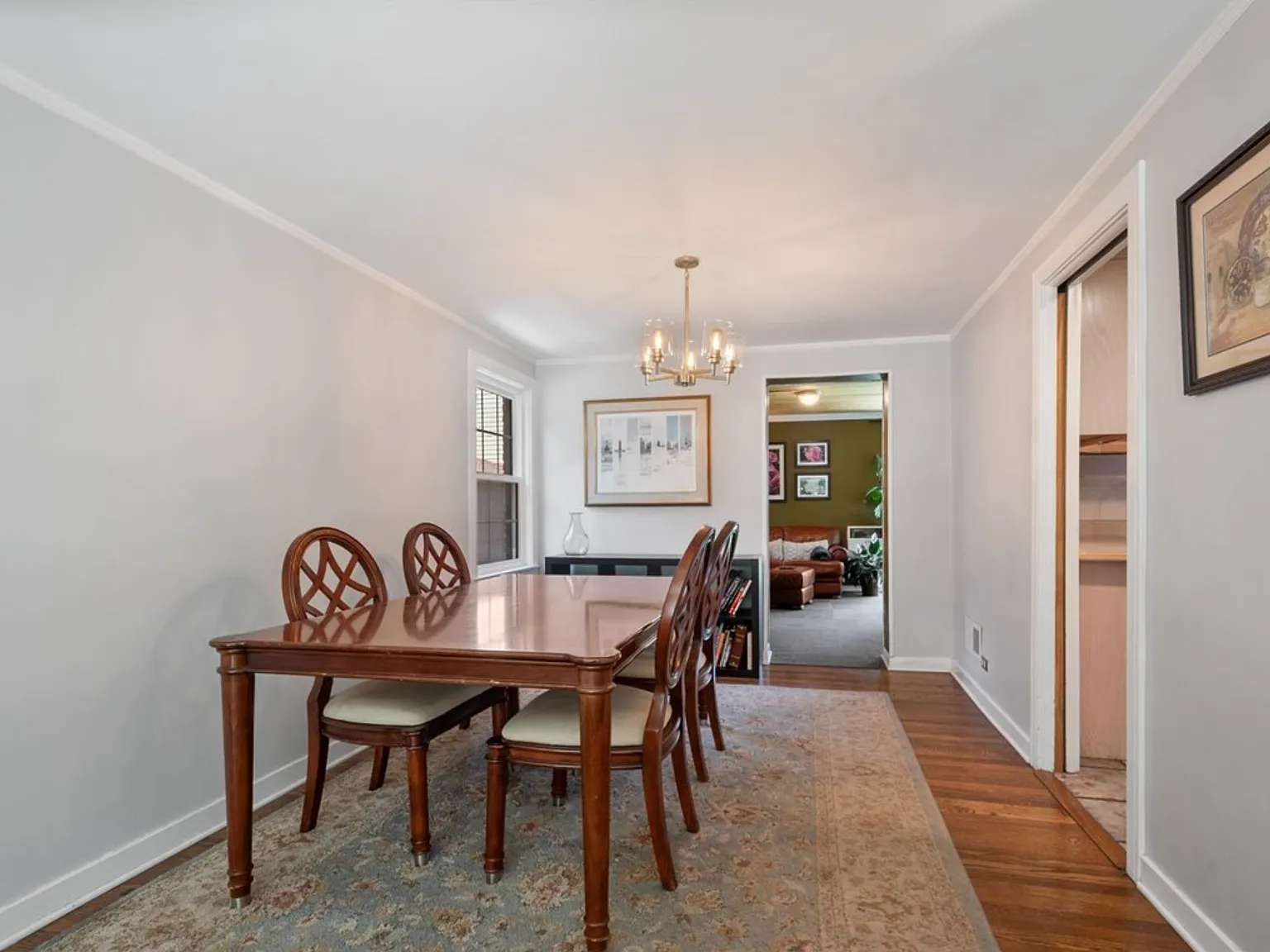 4 bed, 1.5 bath, 1850 sqft, $3,500 — Photo 4