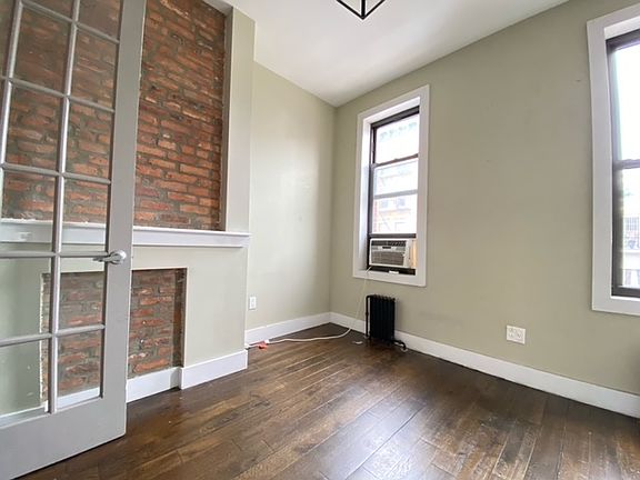 3rd image of 287 Evergreen Ave APT 2A