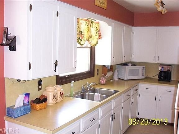 3rd image of 3507 Fairlane Dr