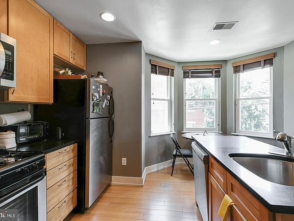 3rd image of 2351 Christian St APT C