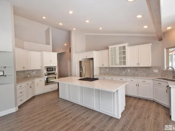 15500 Willowbrook Dr, Reno, NV 89511