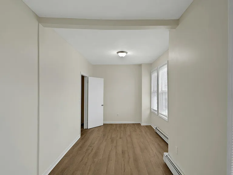 496 21st St #2 — Photo 7