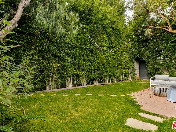 4th image of 719 Brooks Ave