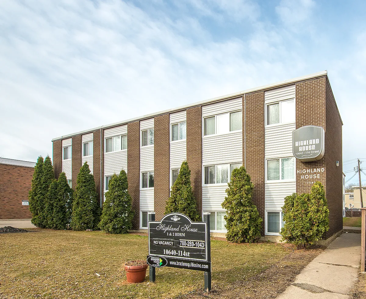 Highland House Apartments — Photo 1
