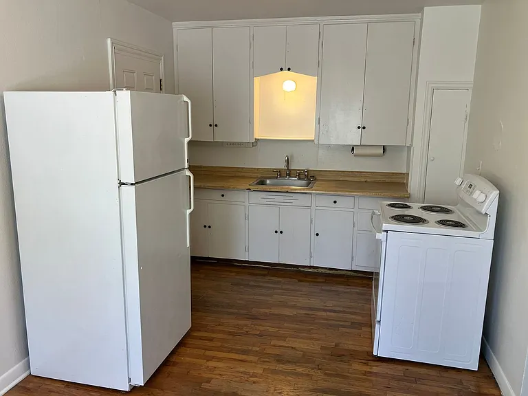 650 Rosemont Ave NW — Photo 5