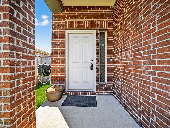 3rd image of 7811 Sundrop Hill Trl