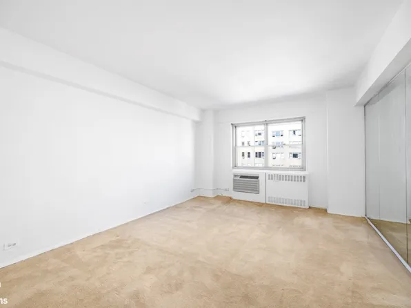 35 Park Avenue image 4 of 11