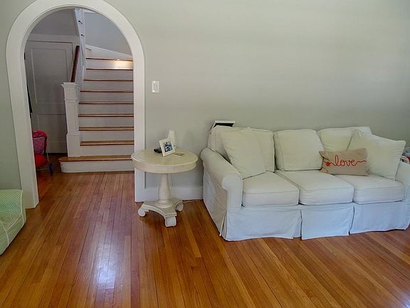 4th image of 20 Newton St