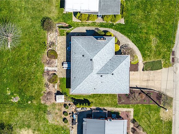 4th image of 15 Fairhill Dr
