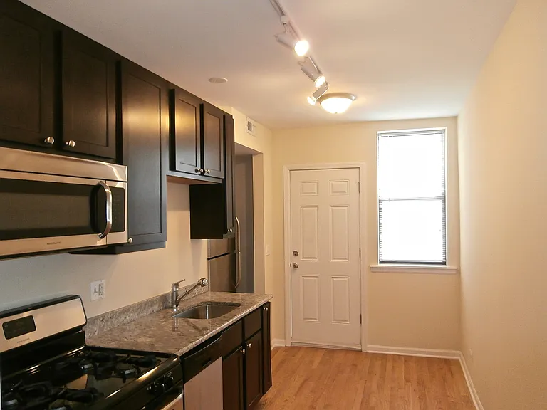 2803-2805 W Lawrence Ave #D1 — Photo 10