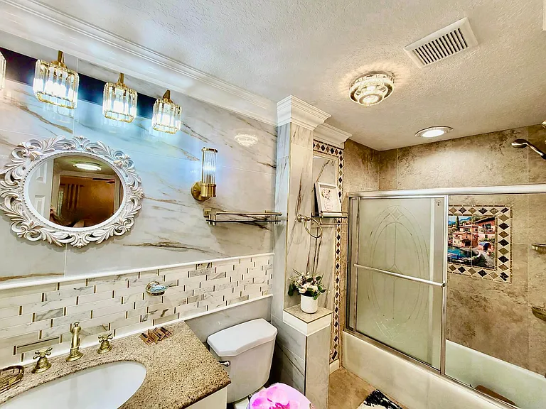 616 NW 13th St #24 — Photo 7