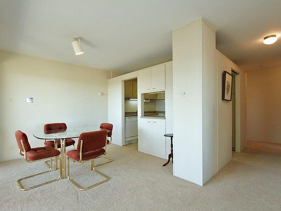5th image of 1223 N Race St APT 705
