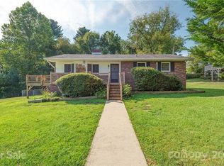 25 Shelburne Dr, Asheville, NC 28806