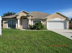 3 bed, 2.0 bath, 1814 sqft, $2,600 — Photo 1