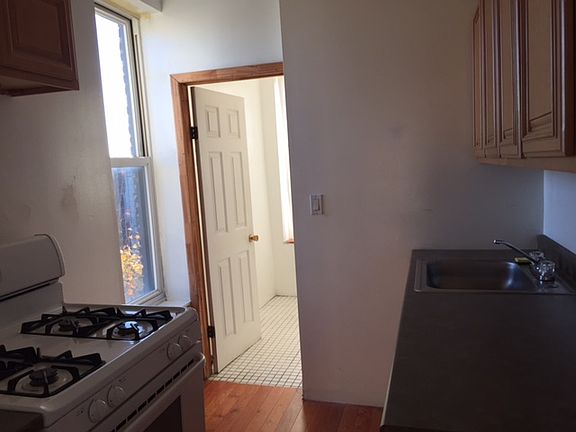 4th image of 17 Hausman St APT 1