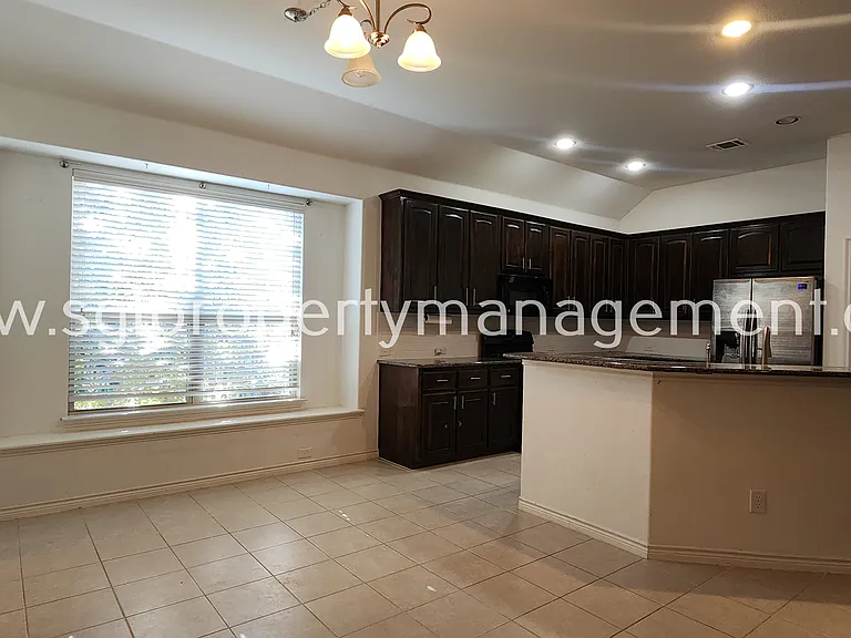 1369 Crescent Cove Dr — Photo 11