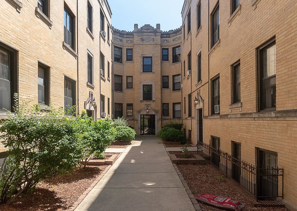 1st image of 431 W Belden Ave #D201c