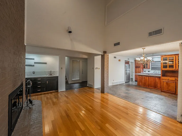 3704 Hulen Park Dr — Photo 10