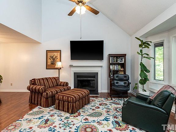 4th image of 1006 Royal Hunt Ct