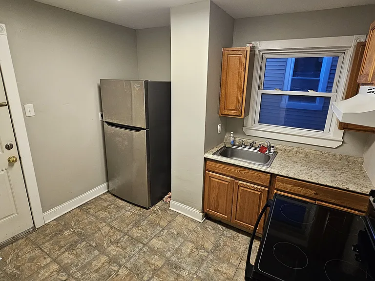 72 Montgomery St #1 — Photo 6