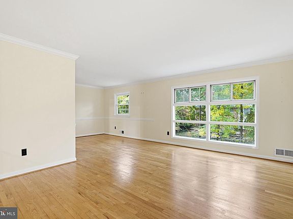 3rd image of 1387 Kimblewick Rd