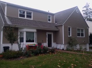 568 Norman Way, Woodmere, NY 11598