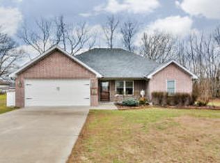 466 Echo Valley Cir, Reeds Spring, MO 65737