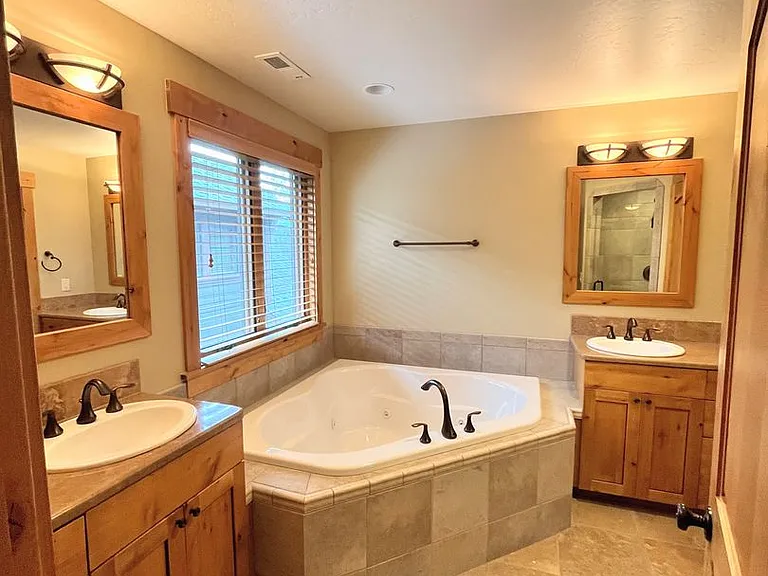 56 Beesley Ln — Photo 27