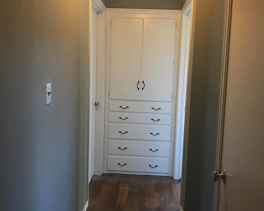 2nd image of 11213 N Brauer Ave